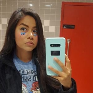 Meet your Posher, Abigail